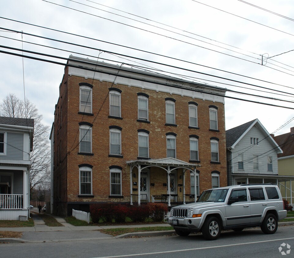 Building Photo - 57 Saratoga Ave