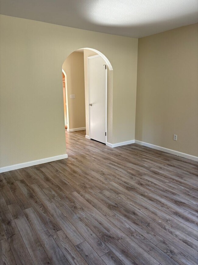 Foto del edificio - 244 Park Pl Dr