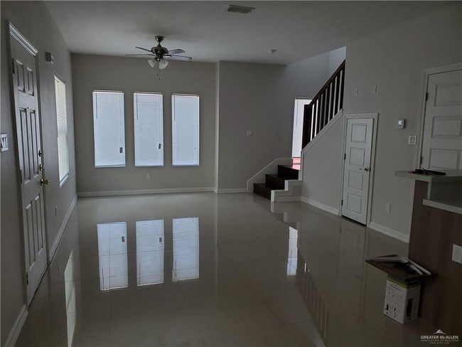 Building Photo - 220 Teak Dr