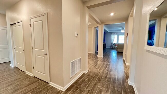 Foto del edificio - 6323 Lakepine St