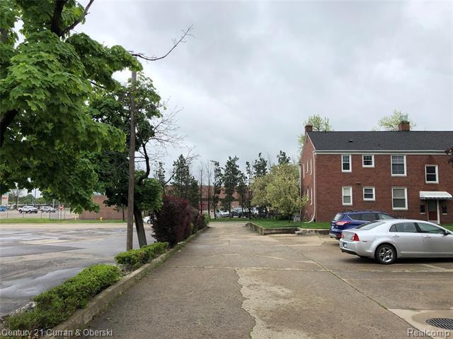 Foto del edificio - 21730 Snow Ave