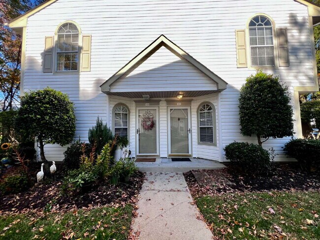 Foto del edificio - Beautiful 2-Bedroom End Unit Townhome in Ocean Lakes!