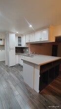 Building Photo - 10613 Hamden Ave