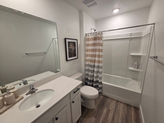 Foto del edificio - 3294 E Elkhorn Ln