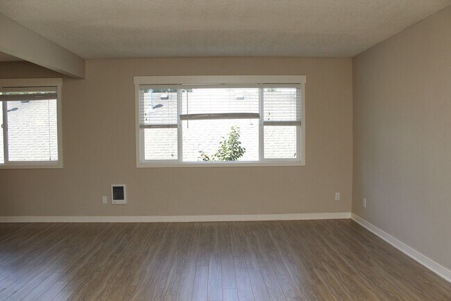 Foto del edificio - 2725-2743 SE Taylor St