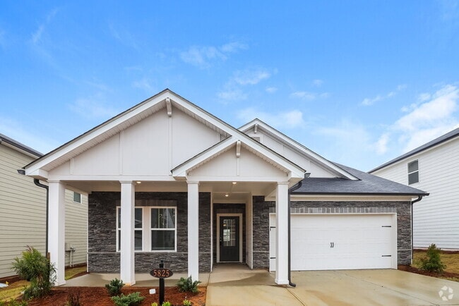 Building Photo - 5825 Hackberry Ln