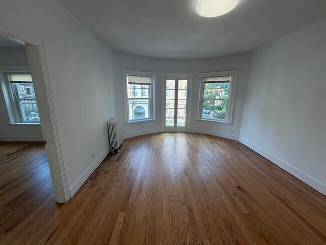 Building Photo - 41 Strathmore Rd