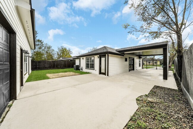 Foto del edificio - 7647 Greendowns St