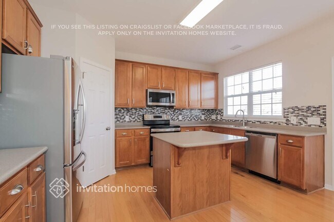 Building Photo - 2512 Red Birch Dr