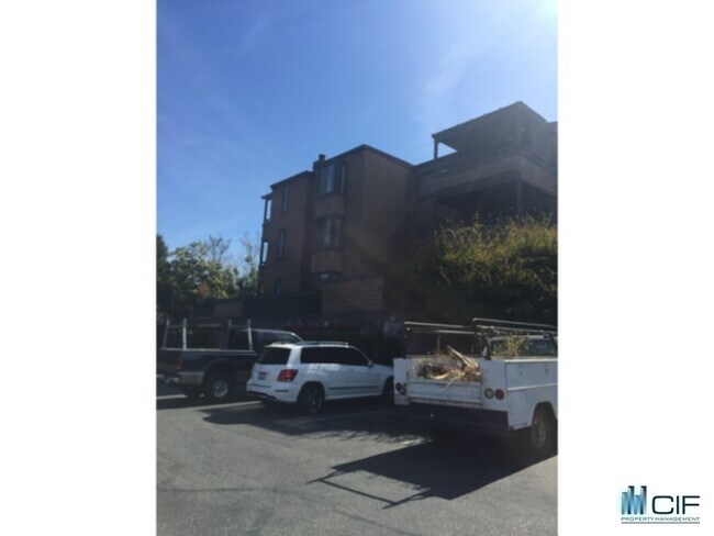 Building Photo - 320 Soquel Ave