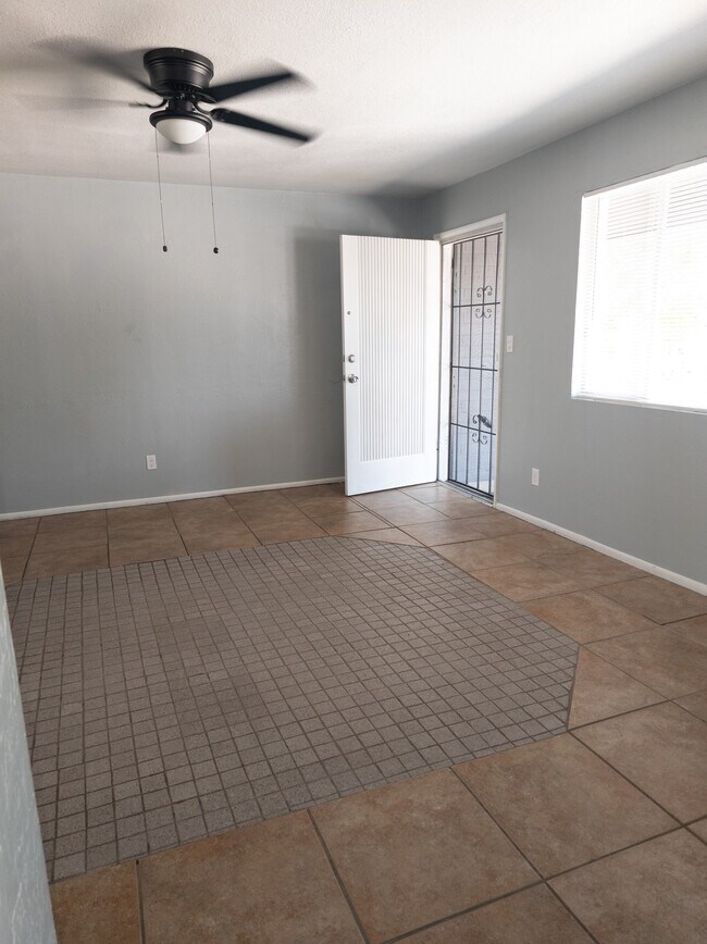 Building Photo - 506 N Hunt Dr