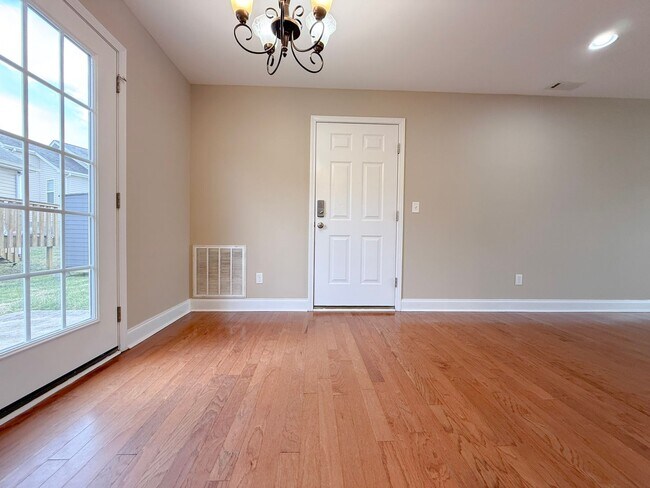 Building Photo - 4 Bedroom Home in the Reserve Neighborhood with Garage