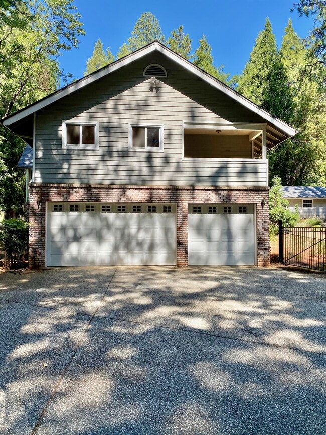 Building Photo - 11236 Golden Way