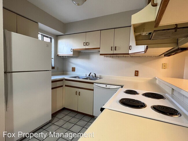 Building Photo - 3 br, 2.5 bath House - 719 Julian Circle