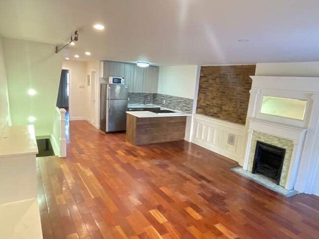 Building Photo - 852 Park Pl