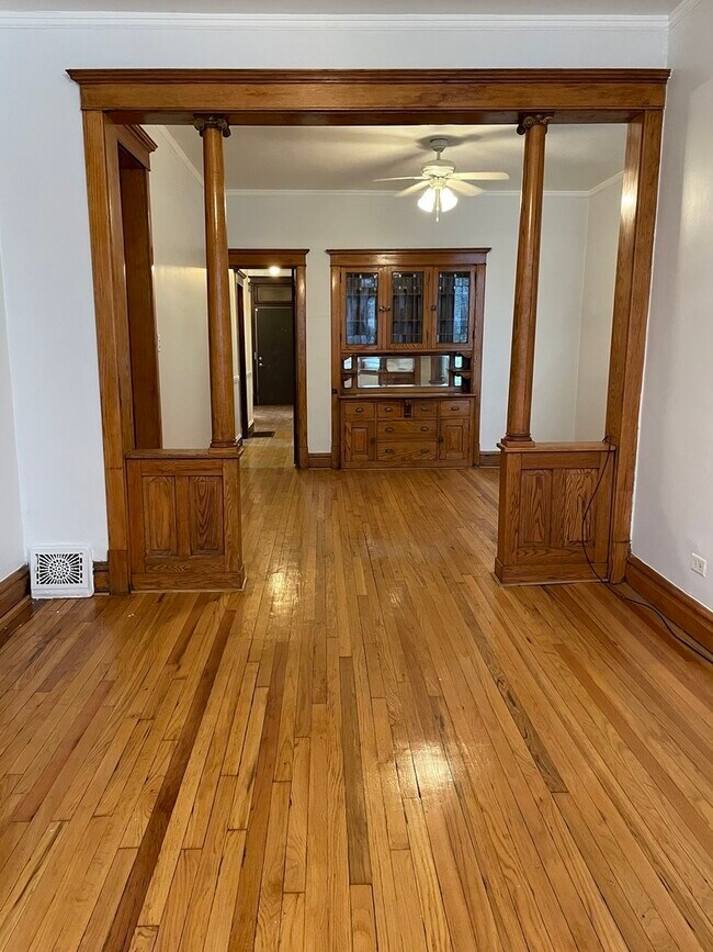 Building Photo - 4109 W Wilcox St