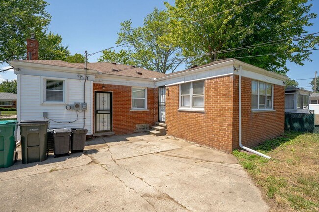 Foto del edificio - 3 Bedroom Ranch - $2650
