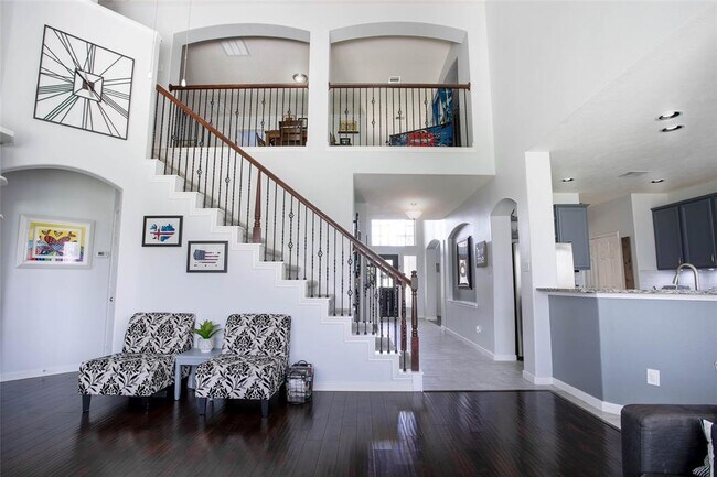Foto del edificio - 21718 Honeysuckle Grove Ln