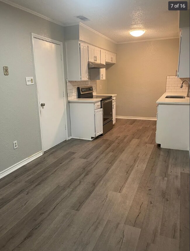 Foto del edificio - 6003 Brentcove Dr