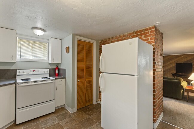 Foto del edificio - 1416 Chrisway Dr