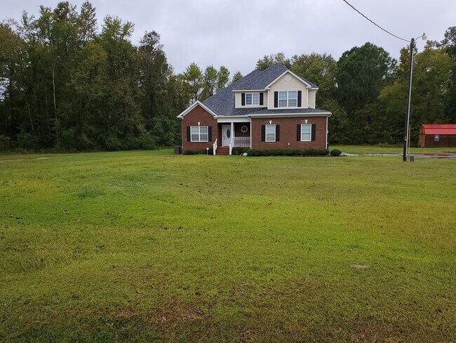 Foto del edificio - Tranquil Expanse : 4BR | 2.5 BA , House in Moncks Corner