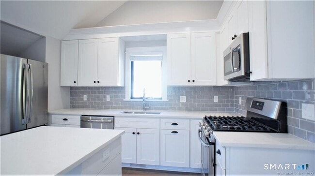 Building Photo - 26 Lounsbury Ave