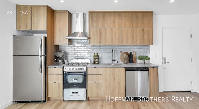 Foto del edificio - 233 Rosemont Ave