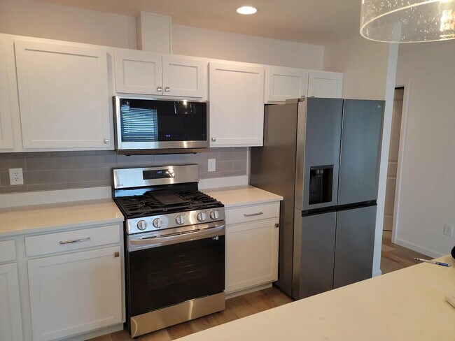 Foto del edificio - 7703 Mossy Landing Ln