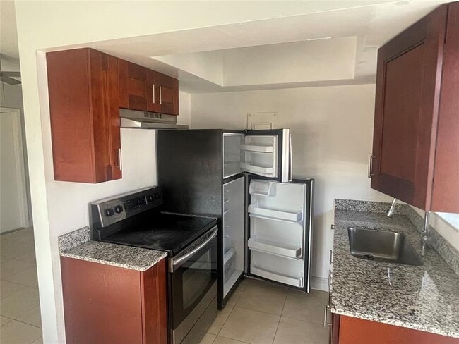 Foto del edificio - 363 SW 15th St