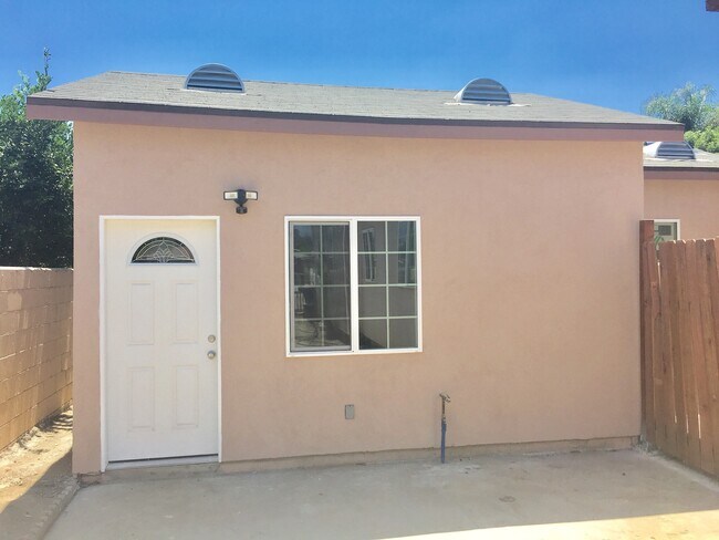 Foto del edificio - 1046 Laurel Ave