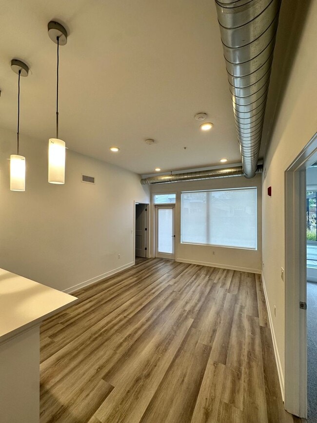 Interior Photo - The Roy