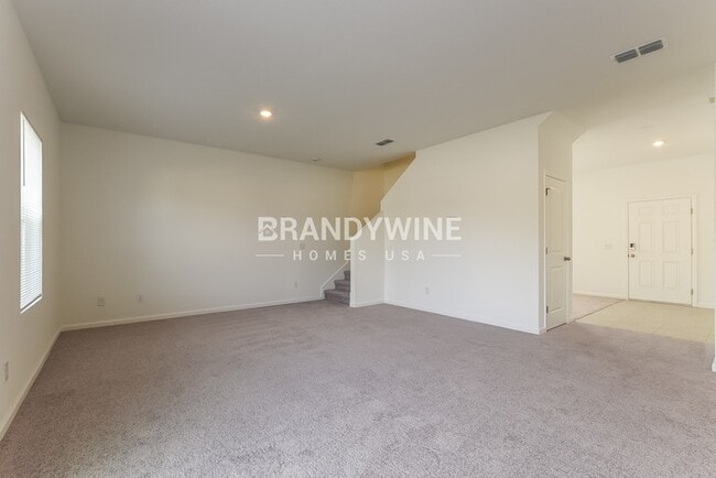 Building Photo - 1650 Effra Wy