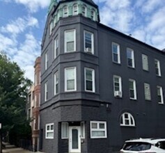 Building Photo - 2074 N Leavitt St
