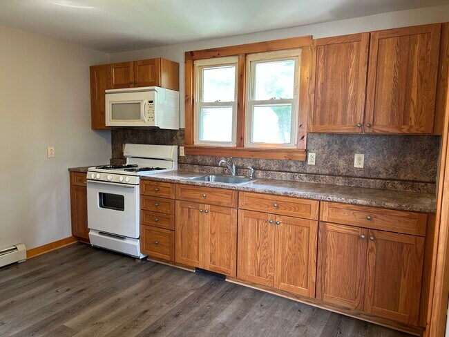 Foto del edificio - 239 N Main St