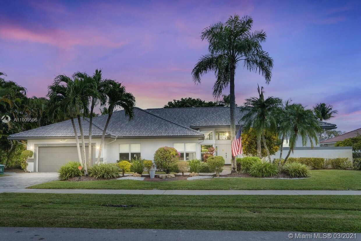 Primary Photo - 11001 Boca Woods Ln