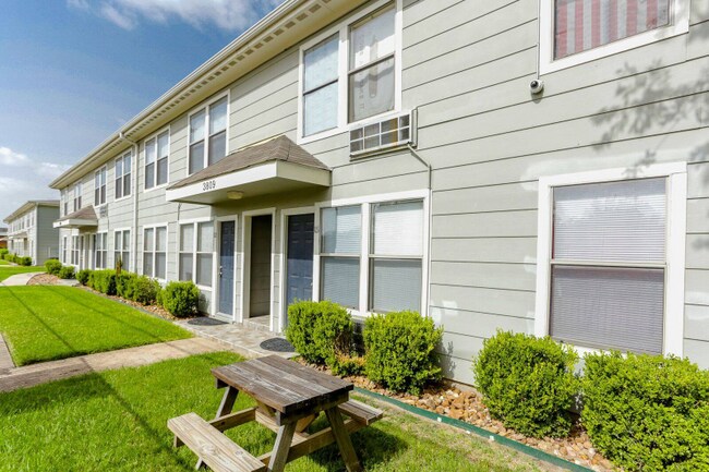 Foto del edificio - 3803 Hardy St