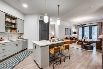 Building Photo - Trinity