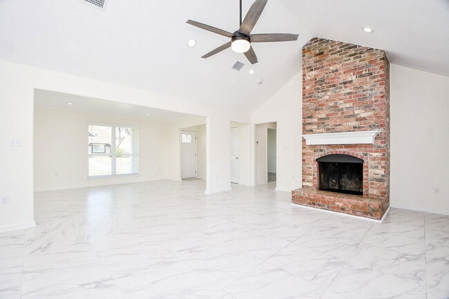 Building Photo - 10402 Kirkhall Dr