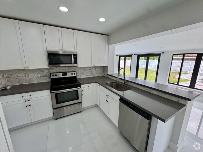 Building Photo - 8360 SW 46th St