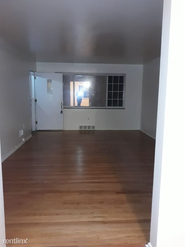 Building Photo - 1574 Oak Knoll Dr