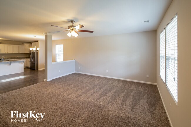 Building Photo - 154 Rockingham Way
