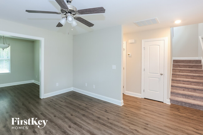 Building Photo - 2071 Samantha Dr
