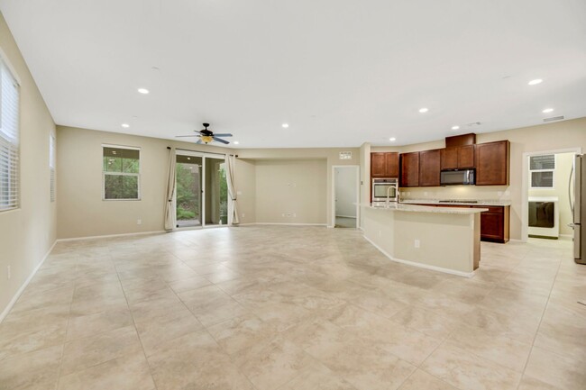 Building Photo - Gorgeous Inspirada home