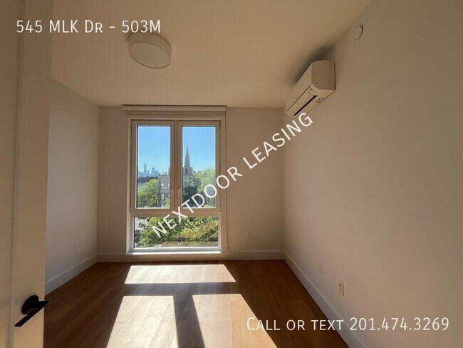 Foto del edificio - 545 M.L.K. Drive