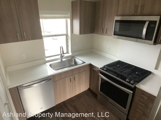 Building Photo - 1 br, 1 bath House - 33 S Mountain Ave