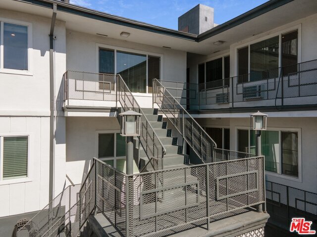 Foto del edificio - 702 S St Andrews Pl