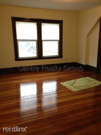 Building Photo - 2 br, 1 bath Apartment - 300 Main St