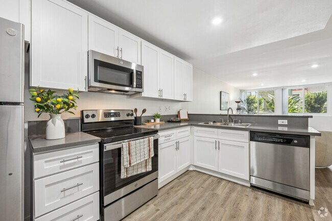 1 dormitorio, 1 baño - 800 pies cuadrados - Cocina - The Reserve at Warner Center
