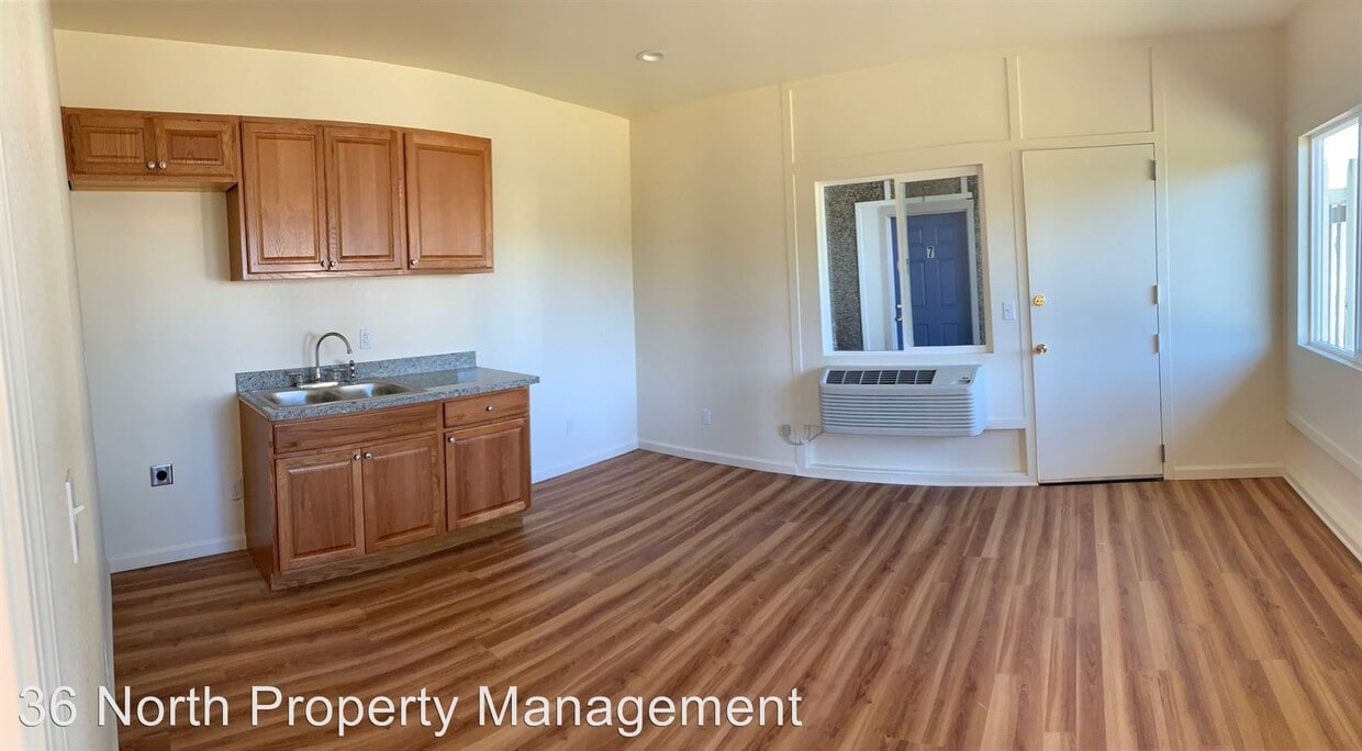 Primary Photo - 10341 Merritt St
