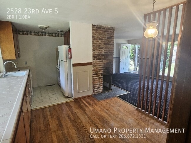 Building Photo - 2528 23rd Ave S